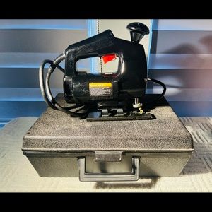 JC Penney Sabre Saw / Jig Saw Model 4952C With Case Works